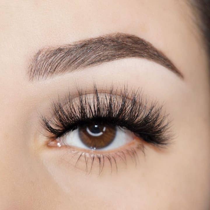 Ciglia BELLA per la vendita all'ingrosso da parte di MYLASHXO