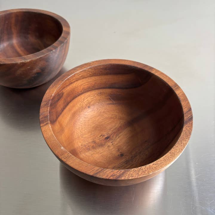 London Atelier Byproduct – wholesale Decorative plate/dish/bowl – Walnut wood hand carved bowl4