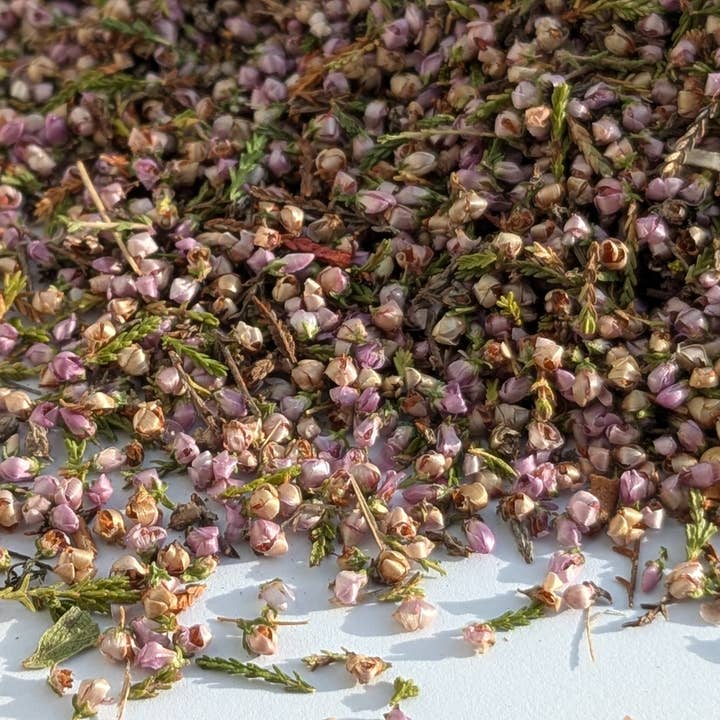 Daisy Gifts Ltd – wholesale Confetti – Natural Heather Wedding Confetti 250g - Dried Flower Buds
