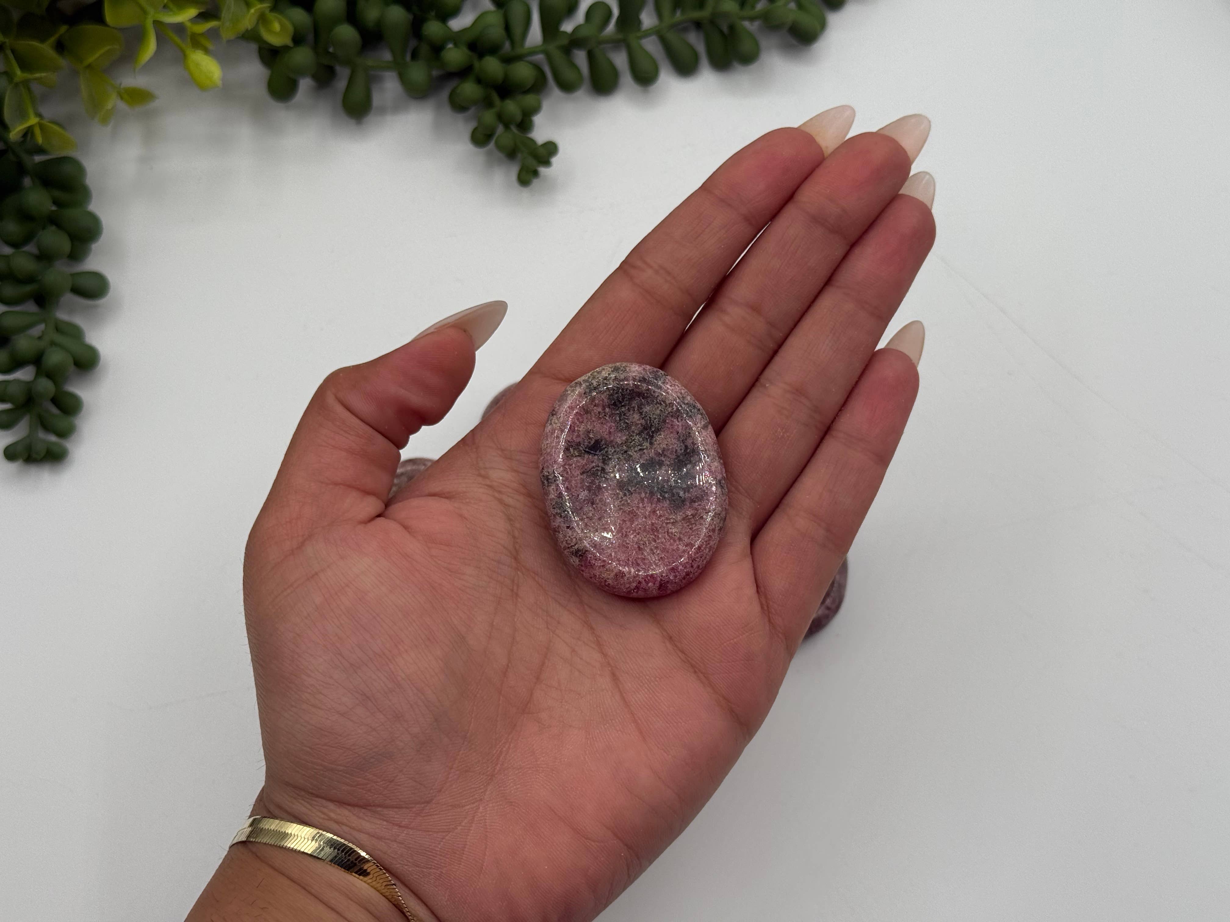 Meraki Gemstones - Wholesale Spiritual Stone/Crystal - Rhodonite Worry Stones 40x30x8mm3