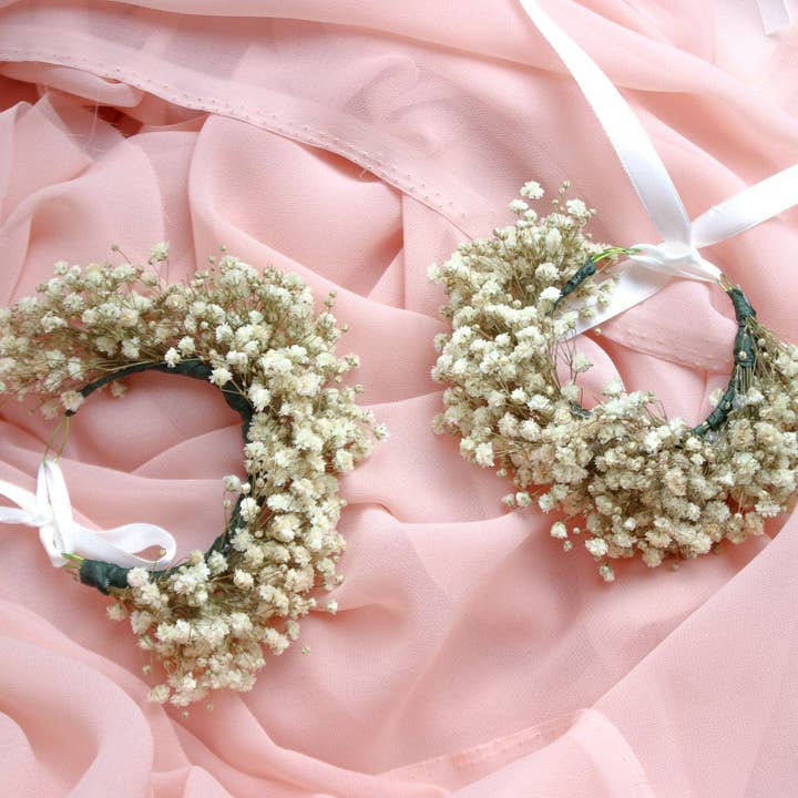 Hidden Botanics – wholesale Wristlet – Baby's Breath Wrist Corsage / Dried flowers Wedding / Handmade Bridesmaid Wrist Corsage / Flower Bracelet1