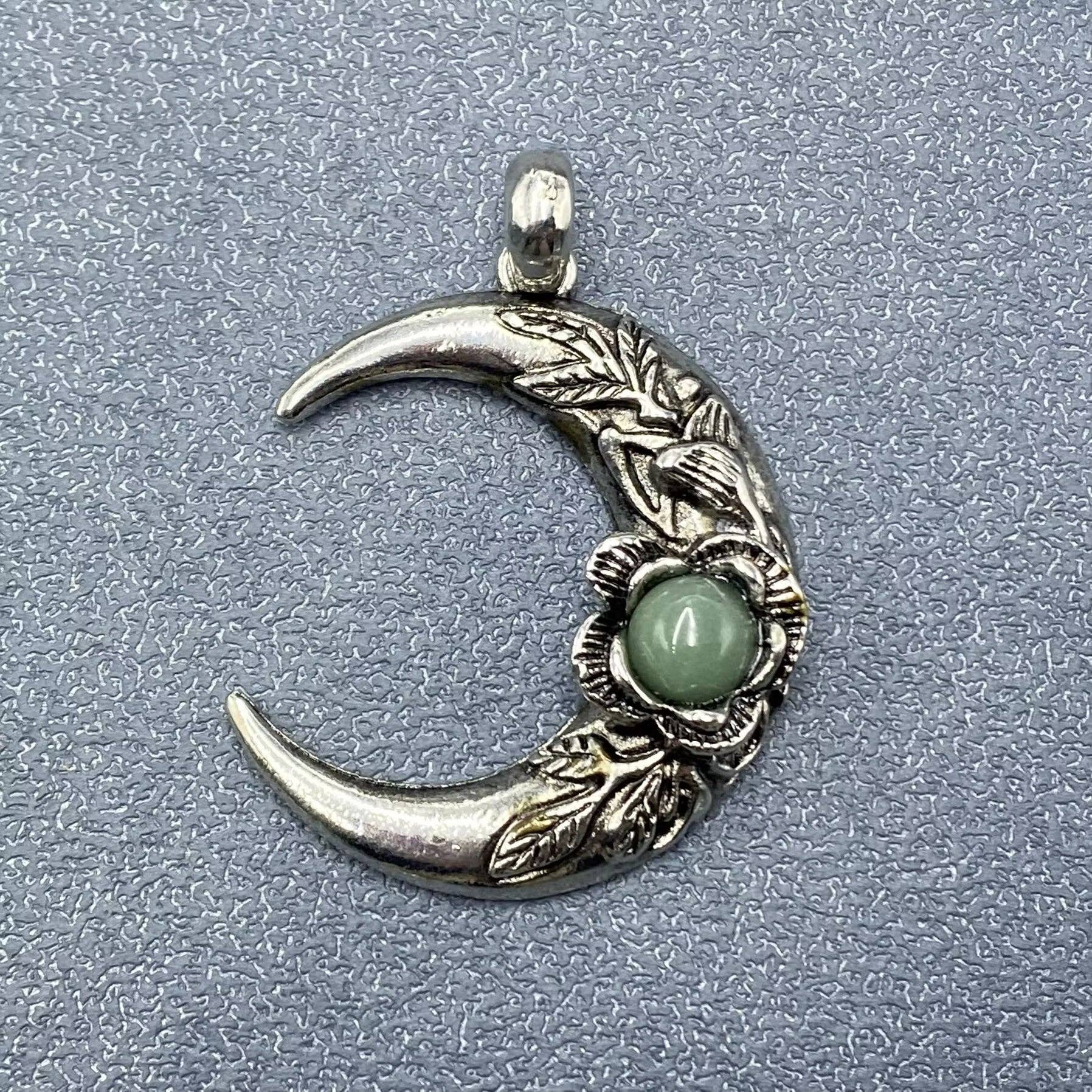 Mio Queena – wholesale Spiritual stone/crystal – Vintage Inlaid Stone Rose Moon Charm Pendant - CS/MS21