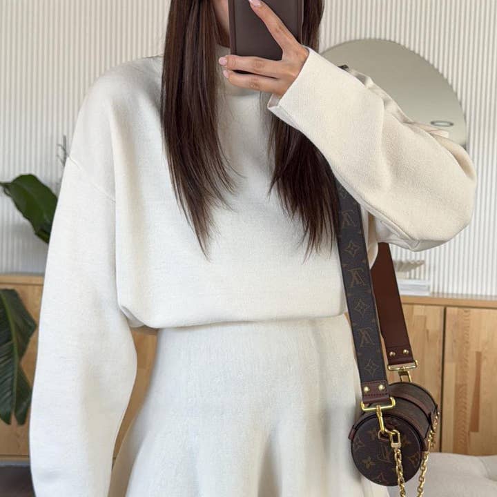 Mini-robe pull à manches longues et col rond pour la vente par ElevateWell