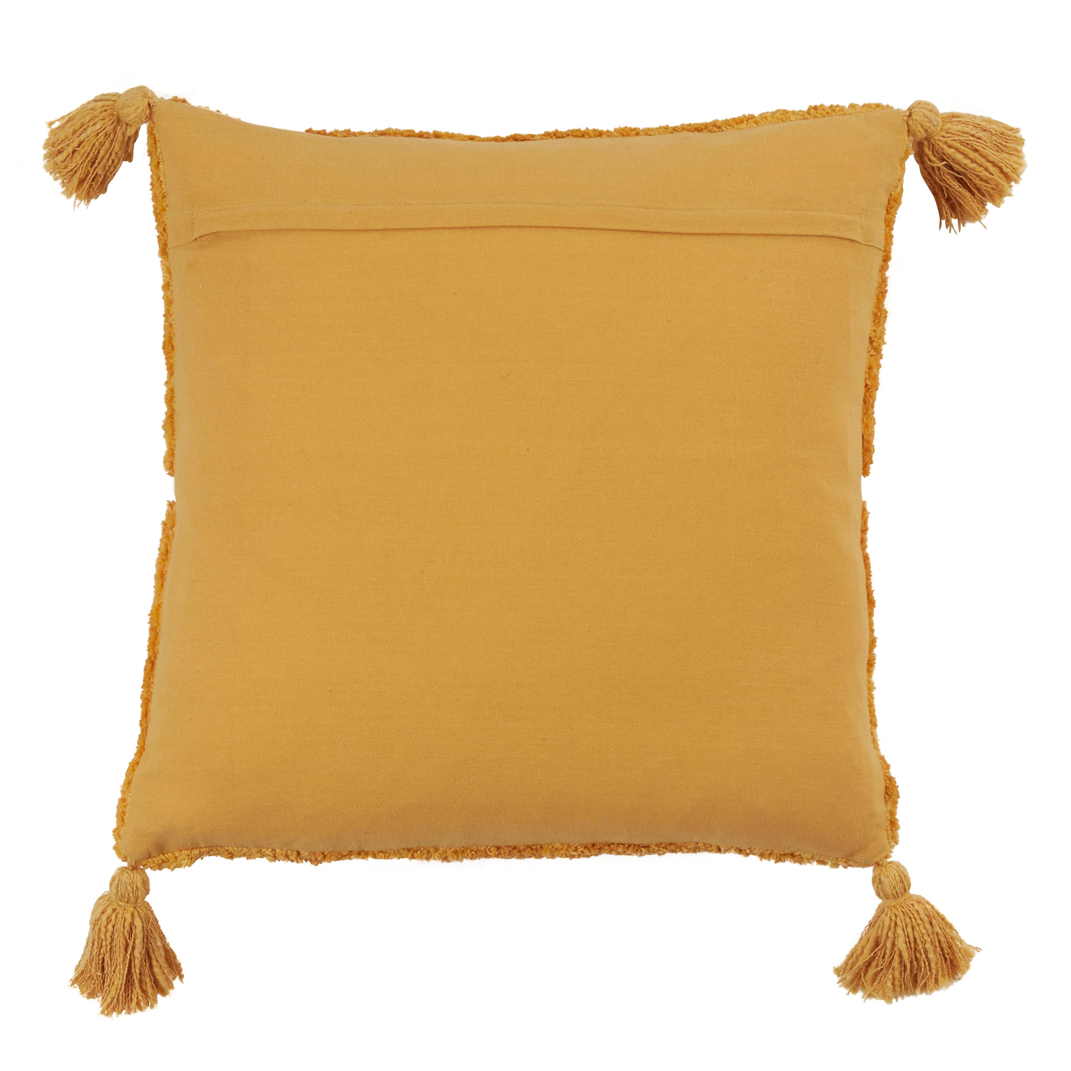 Saro Lifestyle - Wholesale Throw/Decorative Pillow - Tufted Diamond Throw Pillow With Tassels1