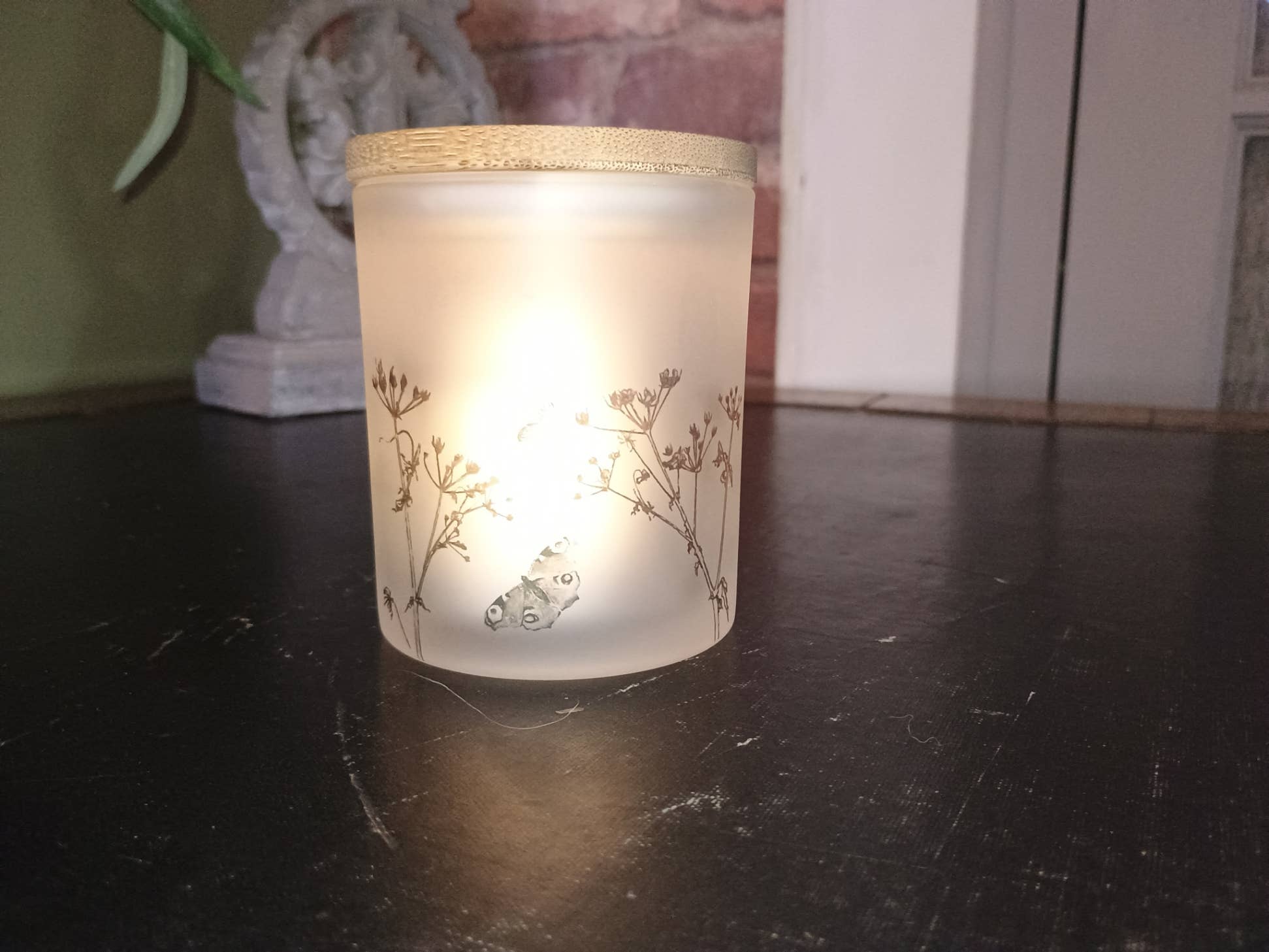 Field and Fur Gifts – wholesale Flameless candle – Flameless Flickering Candle Jar, Bees & Butterflies1
