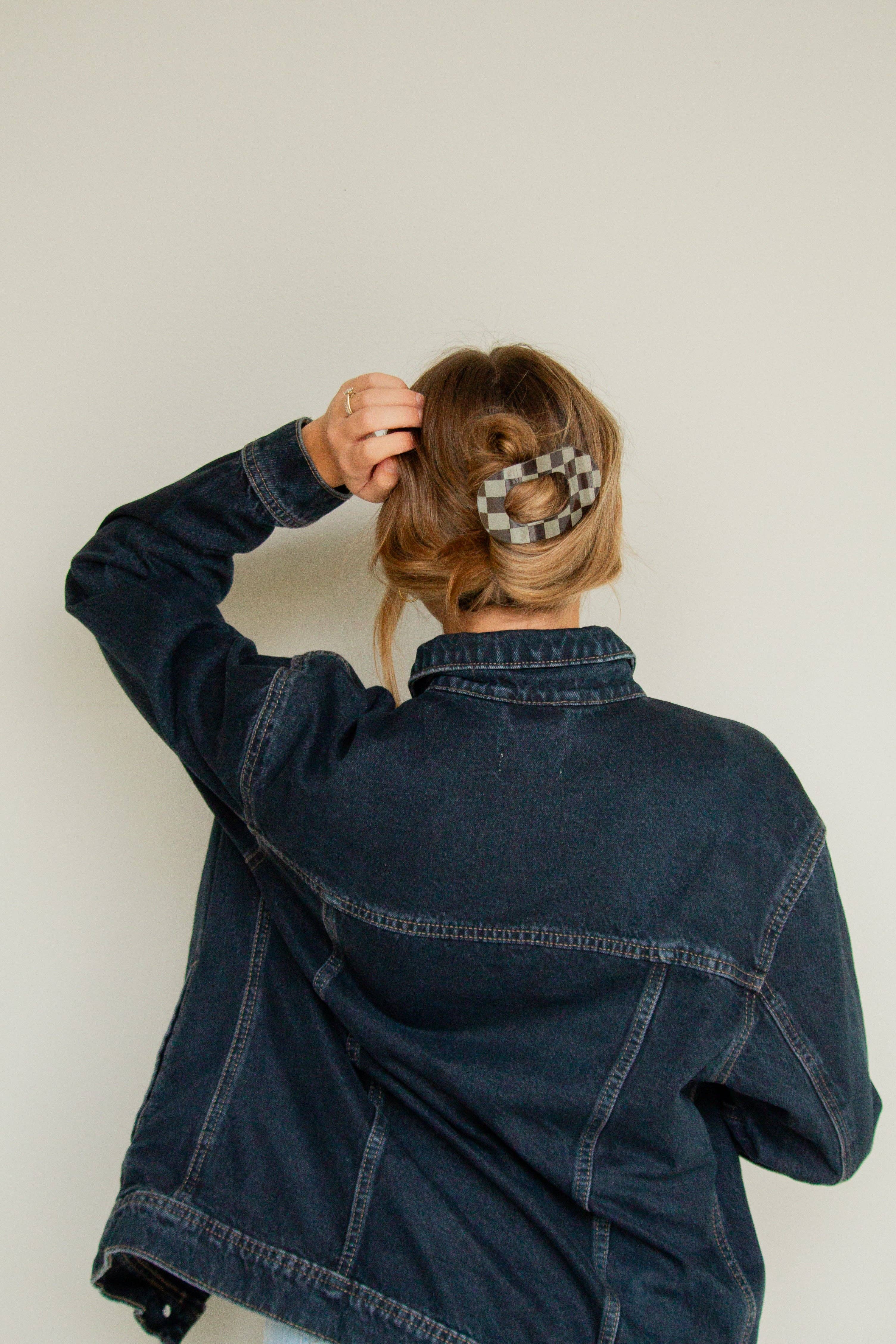 Shop Andi - Wholesale Hair Clip - Women's - Checkered Circle Cutout Flat Claw Clip3