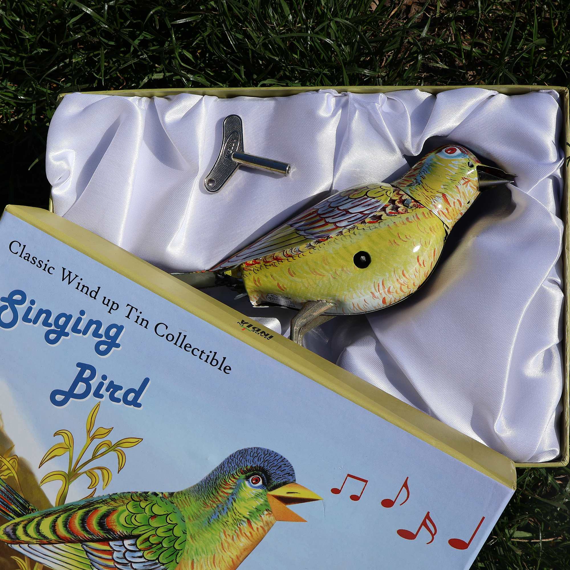 Tribal Trade GmbH - Wholesale Decorative Figurine - Tin toy singing bird songbird7