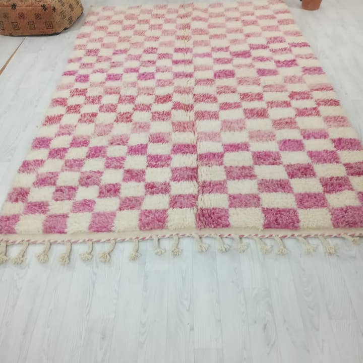 TAPIS BENI OUARAIN 150 - 250 CM 2146, TAPIS MAROCAIN FAIT MAIN pour la vente par Maroccarpets Poufs and pillows wholesale +31648976894