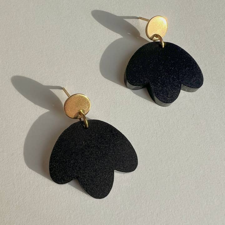 Mingled - Vente Boucles d'oreilles pendantes - Bloom - Boucles d'oreilles pendantes en or et noir1