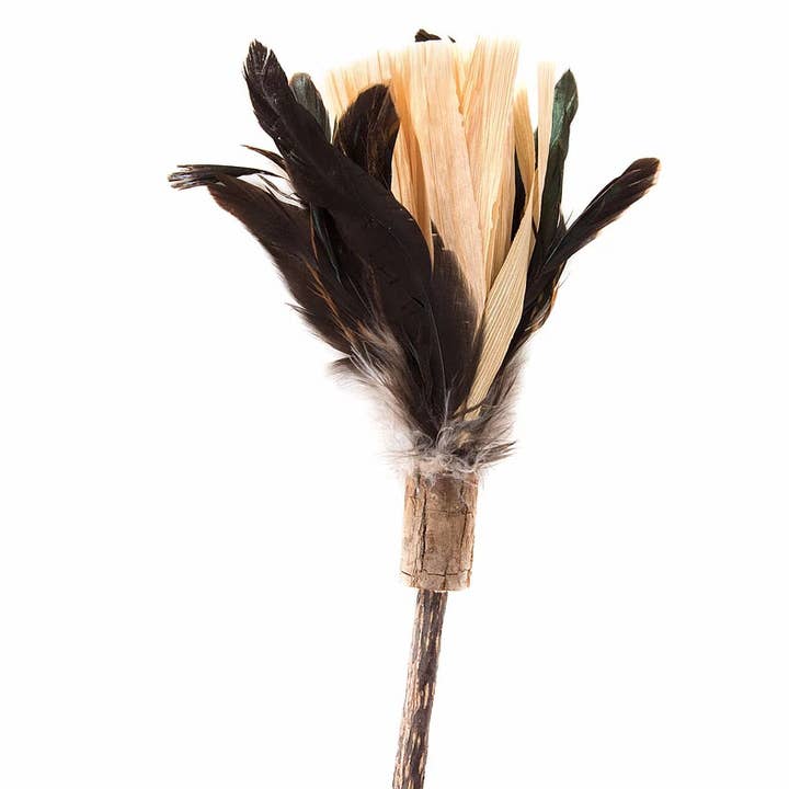 Natural Cat Toy - Vendita all'ingrosso Giocattolo - Gatti - Teaser giocattolo lungo in argento con piume di mais — manico 40 cm