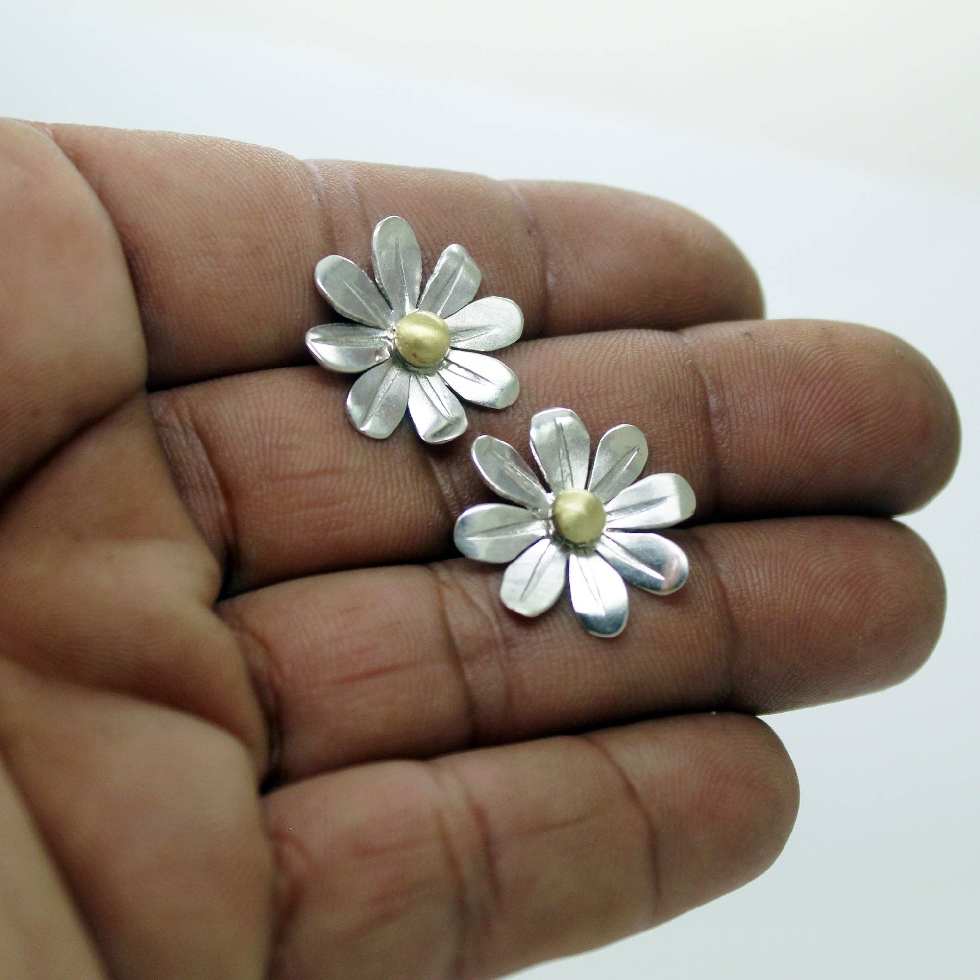 Plataica - Wholesale Stud/Post Earrings - Daisy Earrings in 925 Silver and Brass1