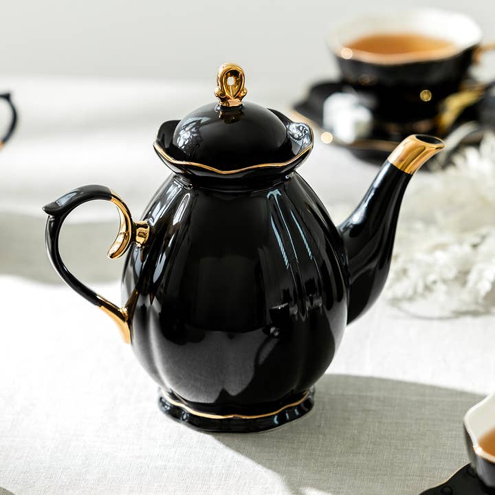 Grace Teaware - Vente Théière - Théière en porcelaine fine noire et dorée en forme de pétoncle de 40 oz1