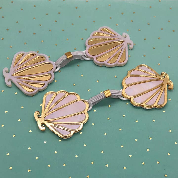 Máscara acrílica cortada con láser de conchas de sirena, protector de orejas, diadema dorada y perlada, accesorio para venta al por mayor de I'm Your Present