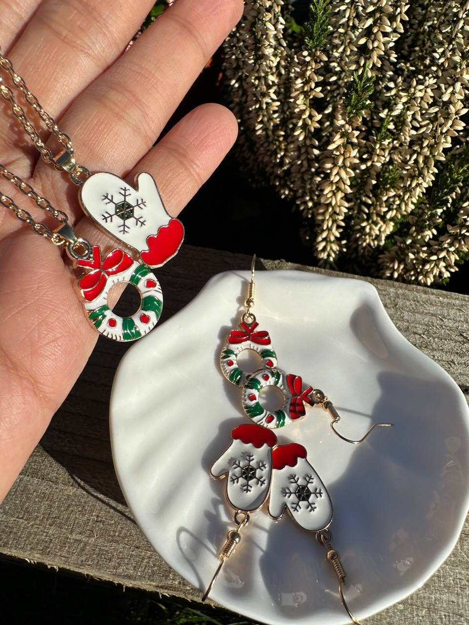 Gemscape UK - Wholesale Jewelry Set - Christmas Jewellery Set - Mittens & Wraith Necklace & Studs6