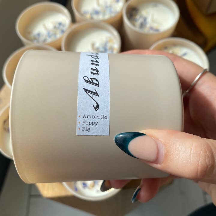 Sapphire & Sage - Wholesale Jar/filled candle - Abundance Crystal Candle2