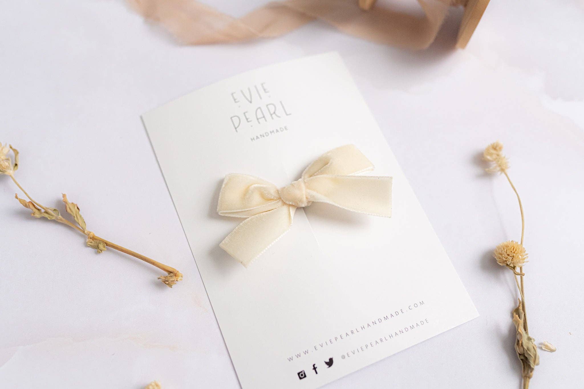 Evie Pearl Handmade LLC - Vendita all'ingrosso Fiocco per capelli - Bambini - Classic Mini crema vellutata0