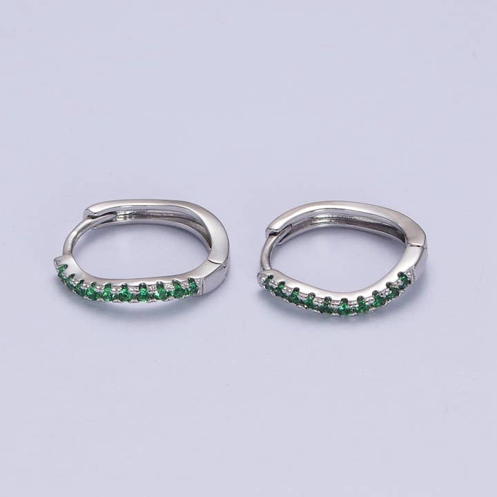 Vit guldpläterad romb Huggie gröna mikrobelagda CZ-fodrade hoopörhängen P-498 för wholesale av Aim Eternal