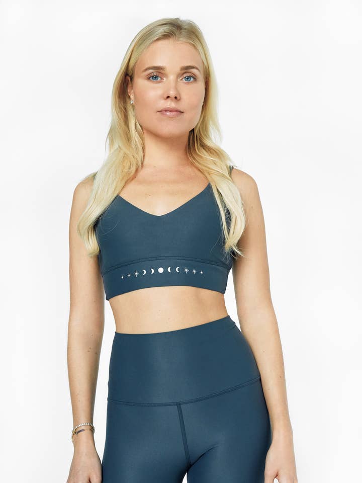 Grauer BH mit Mond- und Sternenmotiv in Velvet-Touch für den Großhandel von PAMA London