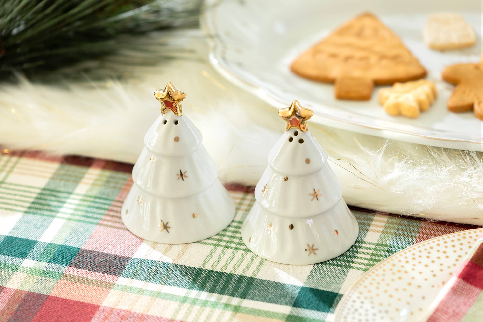 Grace Teaware - Wholesale Salt & Pepper Shaker Set - Gift Boxed Holiday Gold Pine Salt and Pepper Shaker Set