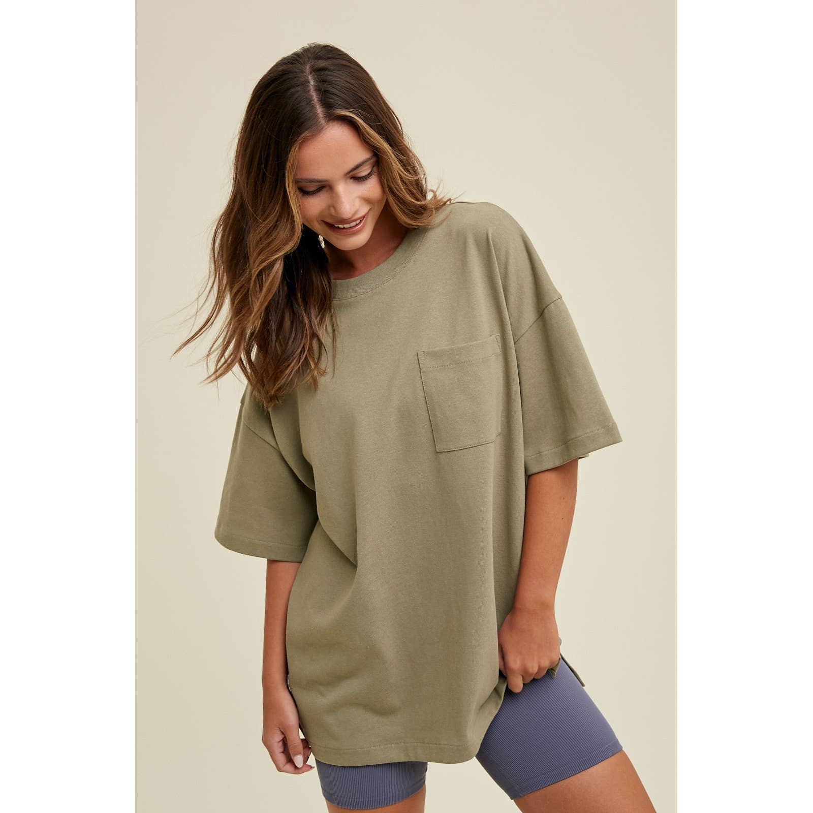 Apolline – Engroshandel T-shirt – til kvinder – OVERSIZE KÆRESTE BOMULDS-T-SHIRT MED LOMME11