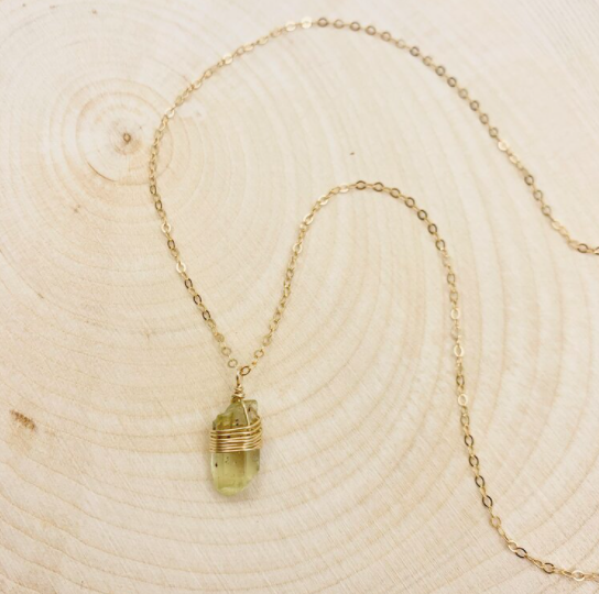 Crystal and Gold – wholesale Hänge-/berlockhalsband – Golden Apatit kristall halsband 14K guld fylla2