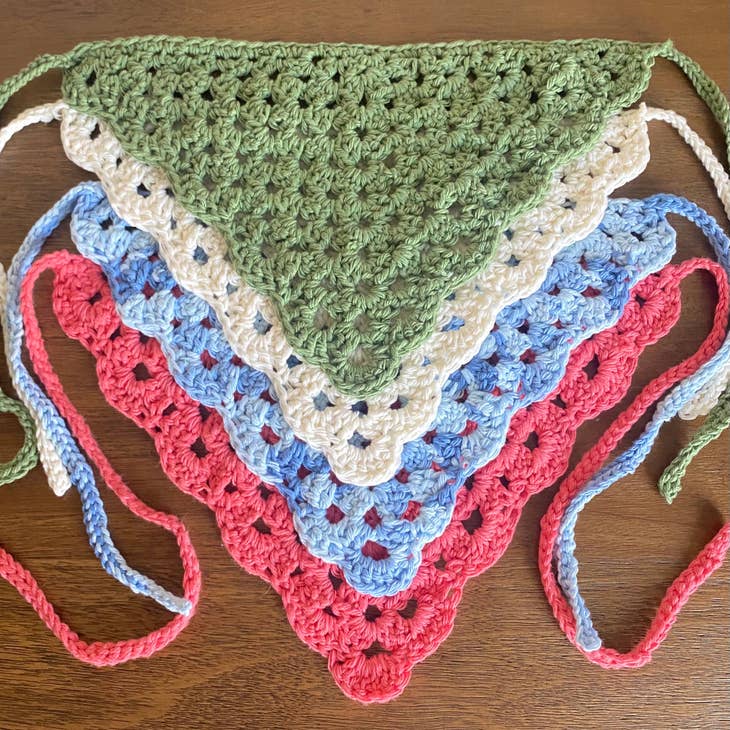Crochet Poppy brooch / pin /decoration Crochet pattern by Crochet Luxe