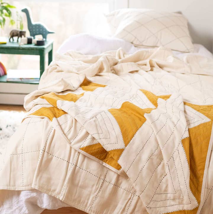 Anchal - Wholesale Quilt - Kids & Baby - Triangle Baby Quilt1