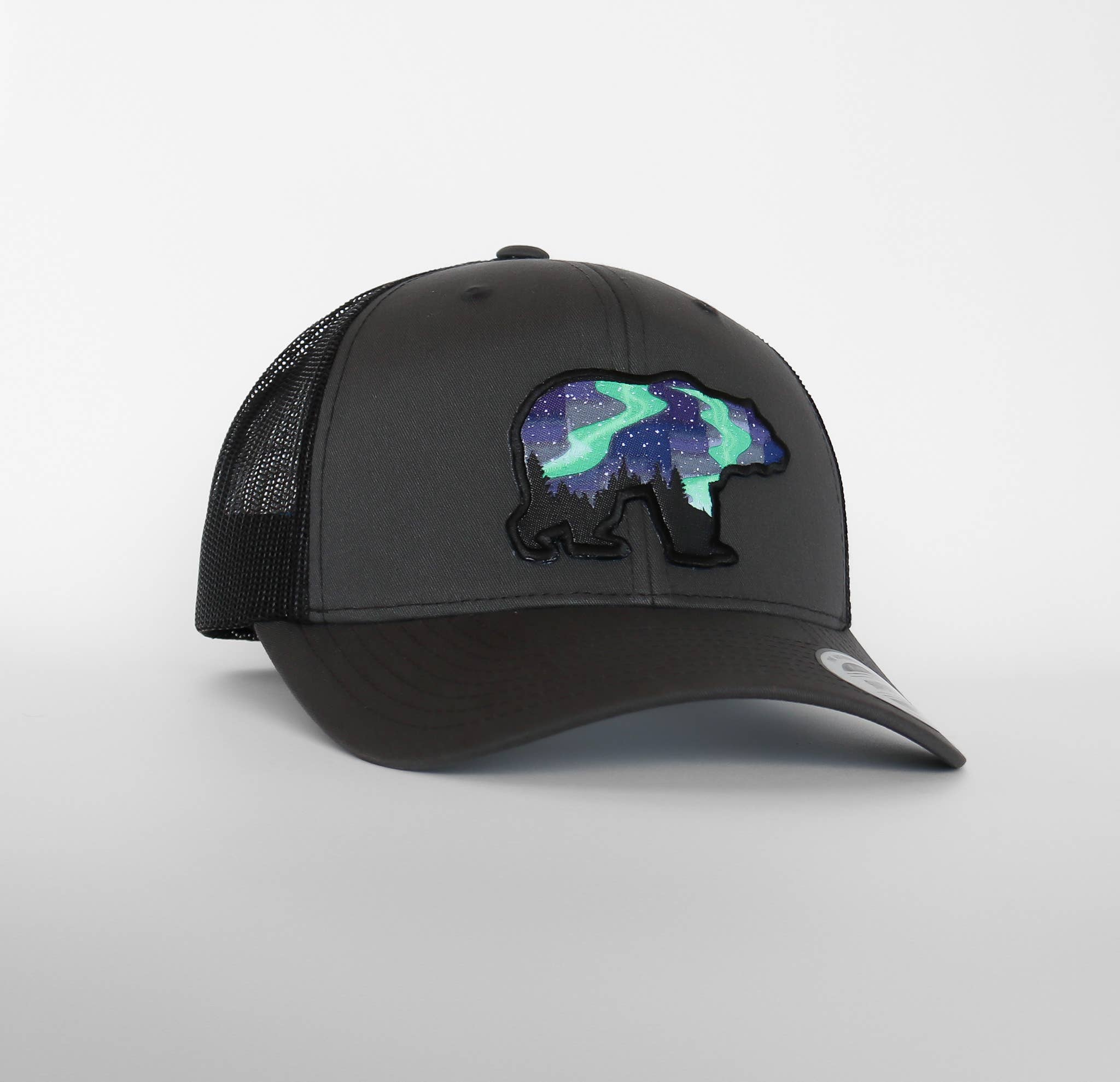 Squatchy - Wholesale Trucker Hat - Unisex - Northern Lights Grizzly Bear Trucker Hat0