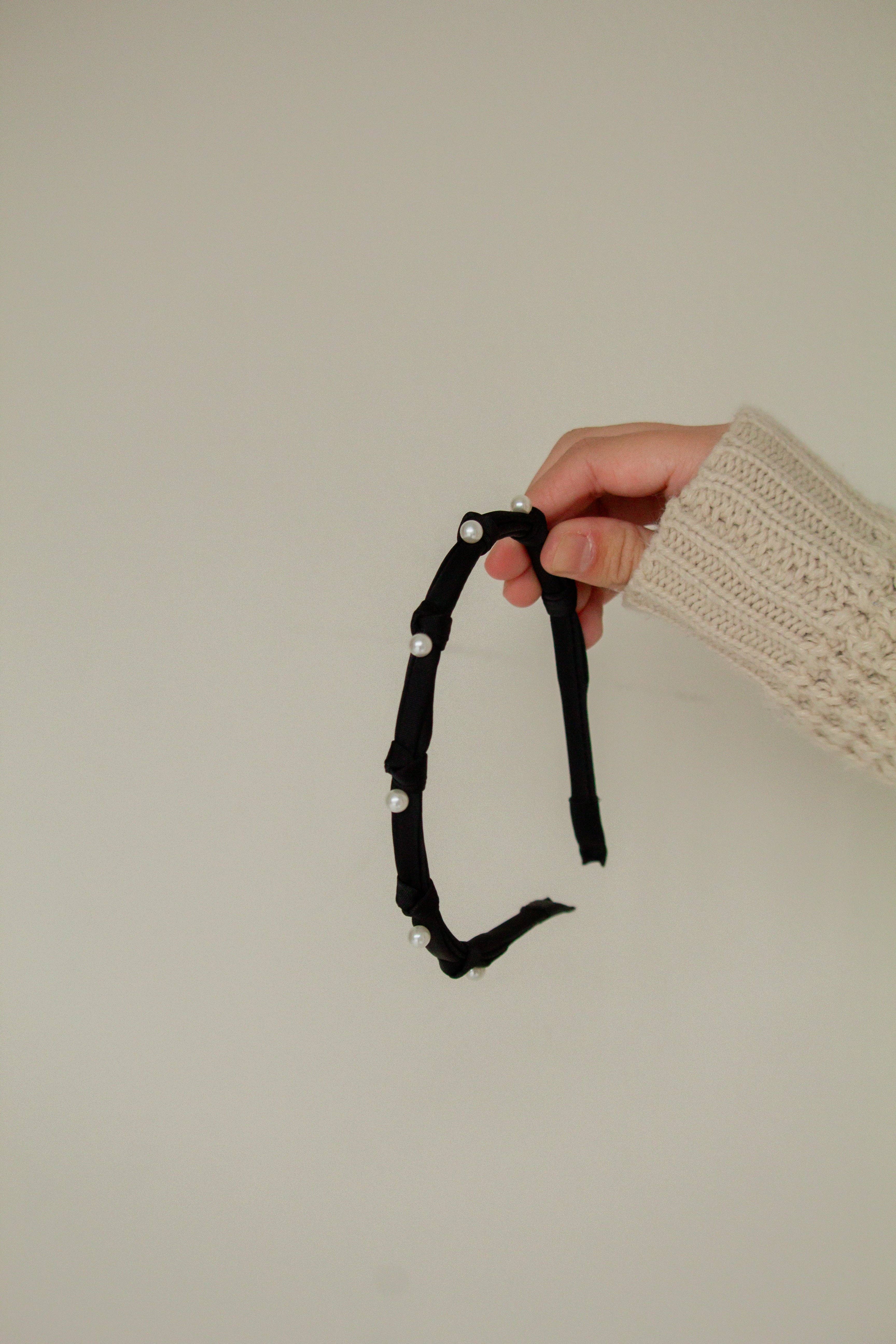 Shop Andi – wholesale Fashion headband – women's – Black Pearl Headband3