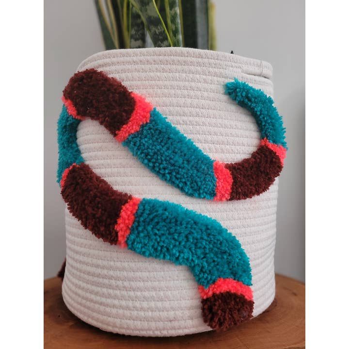 Good to Know You - Wholesale Basket - 13" Tufted Basket - Snake2