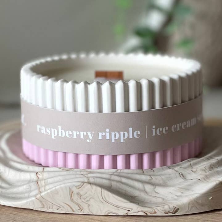 The Wax Leaf Candle Co – wholesale Jar/filled candle – Raspberry Ripple Stoneware Scented Soy Wax Candle0