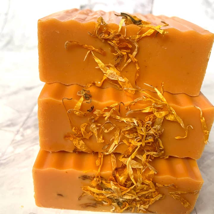 Mellow Melanin LLC - Wholesale Bar Soap - Turmeric Manuka Honey Brightening Soap Bars