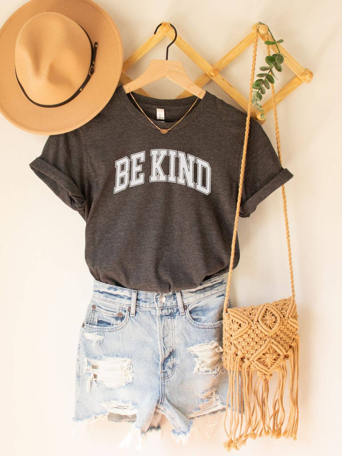 Bella Me – wholesale T-shirts med screentryck – Dam – Var Snäll Unisex T-shirt Casual0