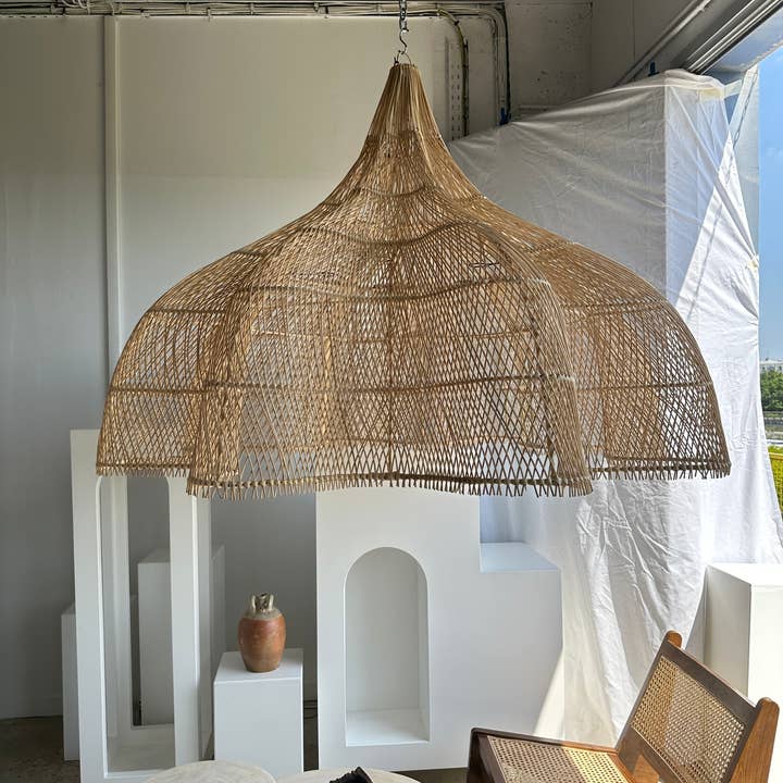 Office Objets - Wholesale Chandelier/Hanging Light - Immense rattan suspension in the shape of a flower, tulip, corolla H:1m; D:1m50170