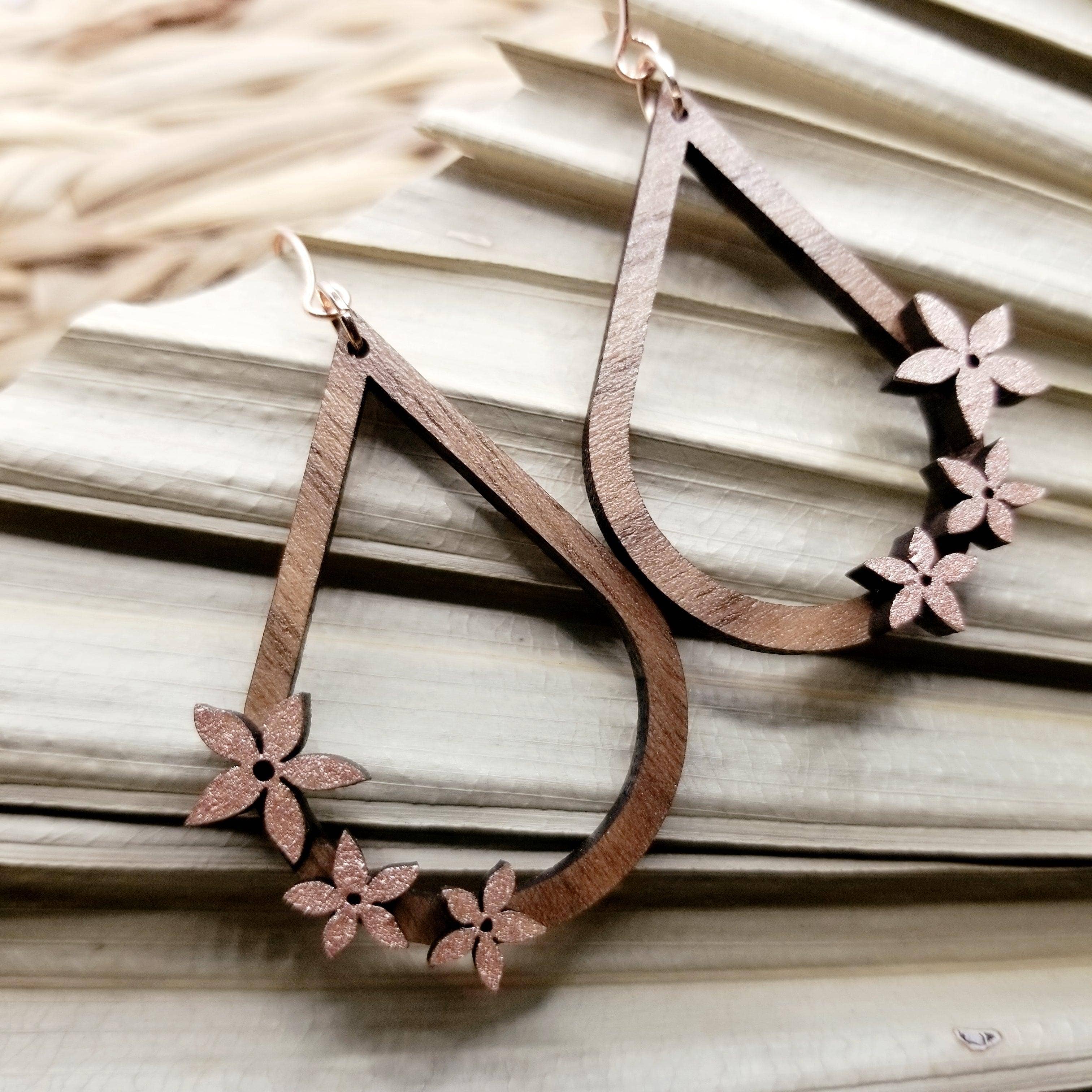 Solshine and Co - Vente Boucles d'oreilles pendantes - Gouttes de noix avec lei peints à la main3