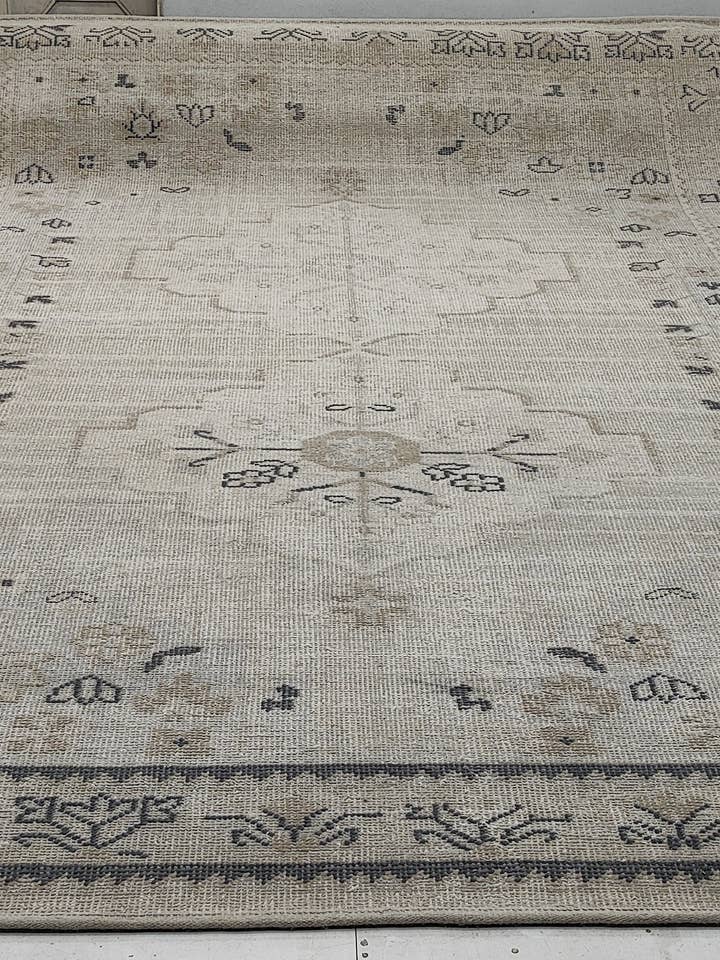 Khiyla Aynne 9x12 Grey Hand-Knotted Oushak for wholesale by Banana Manor Rug Co.