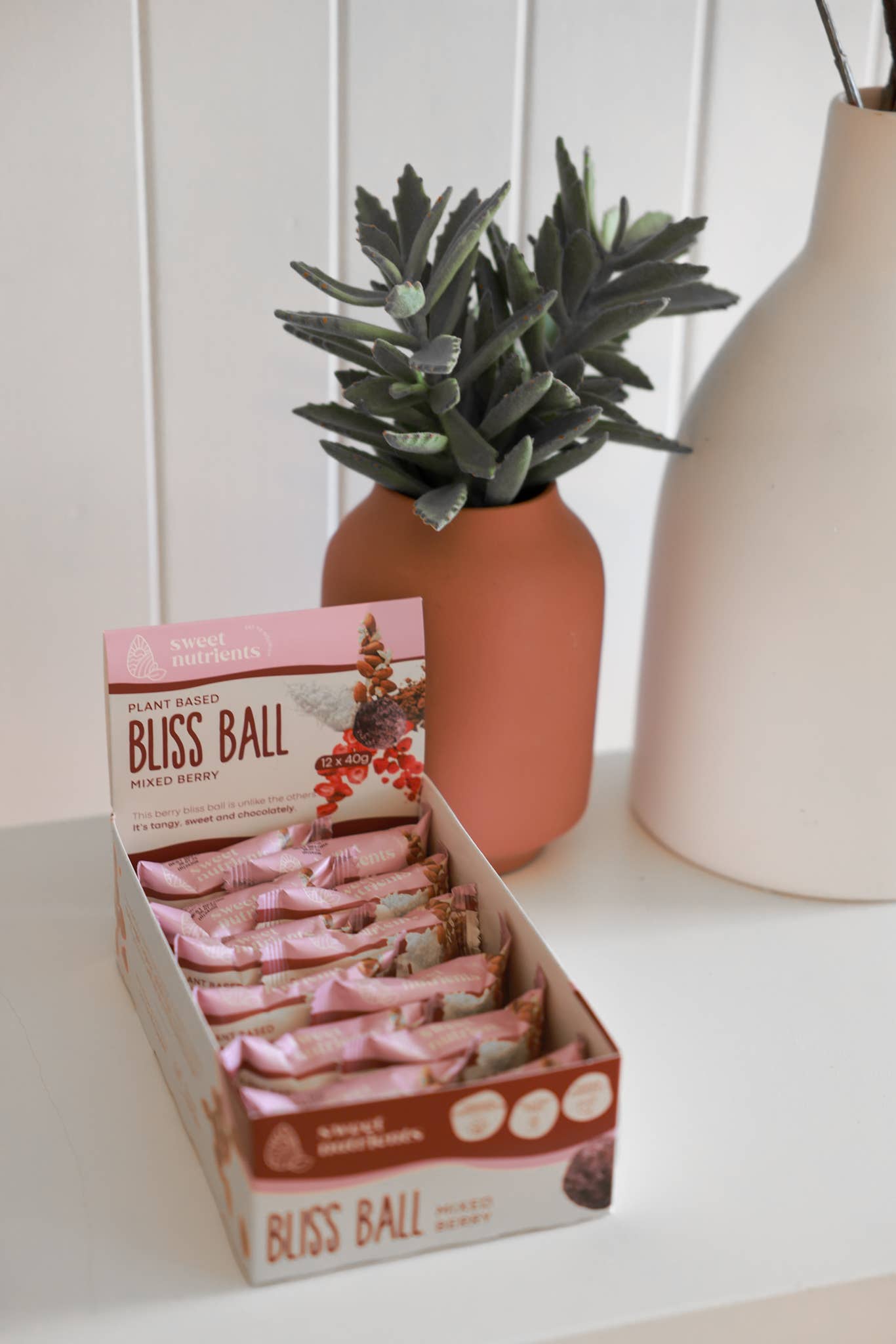 Sweet Nutrients - Wholesale Snack bar - Mixed Berry Bliss Balls0