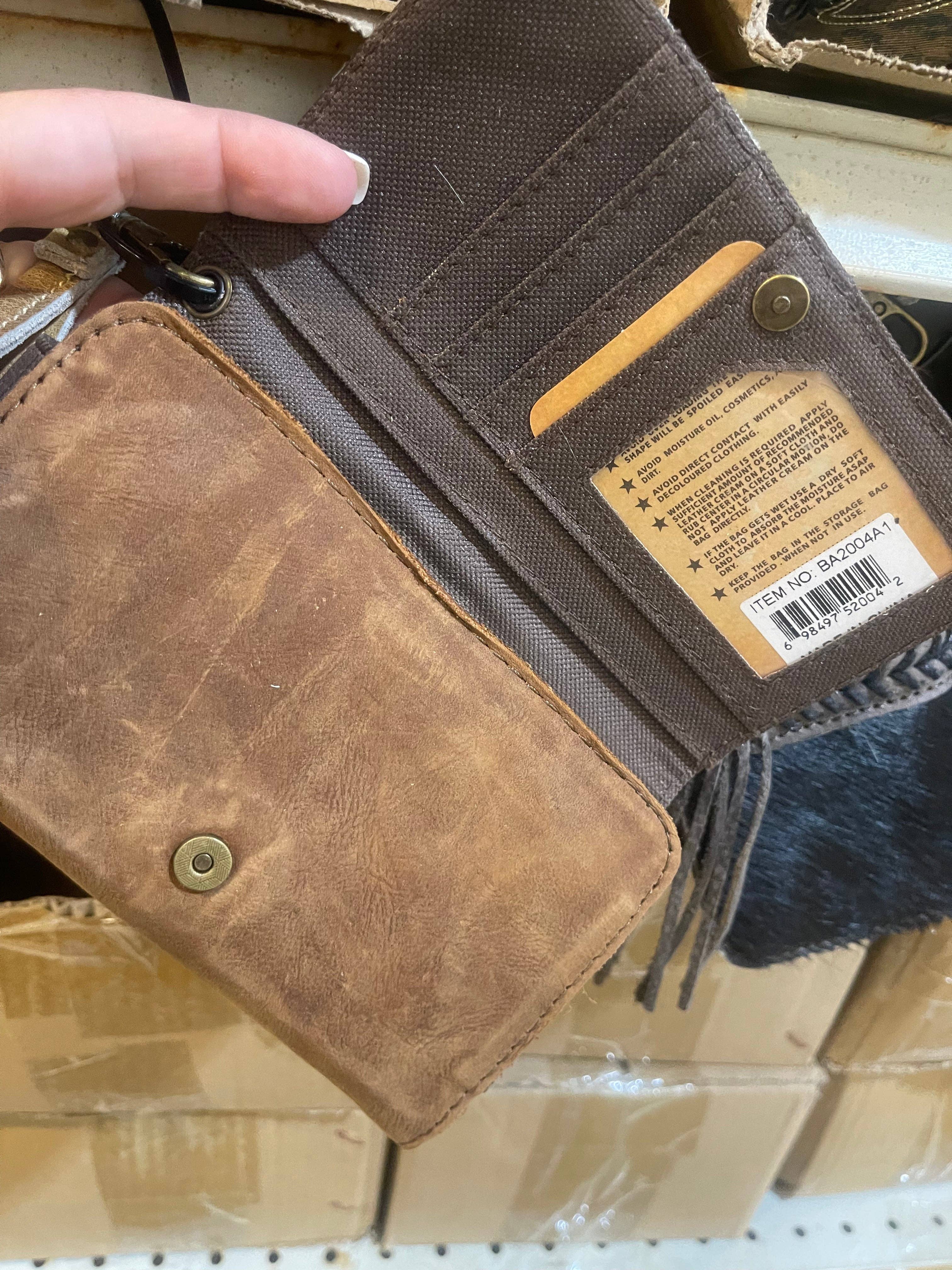 Broads Market - Venta al por mayor Bolso muñequera - Cartera muñequera de piel de vaca trenzada1