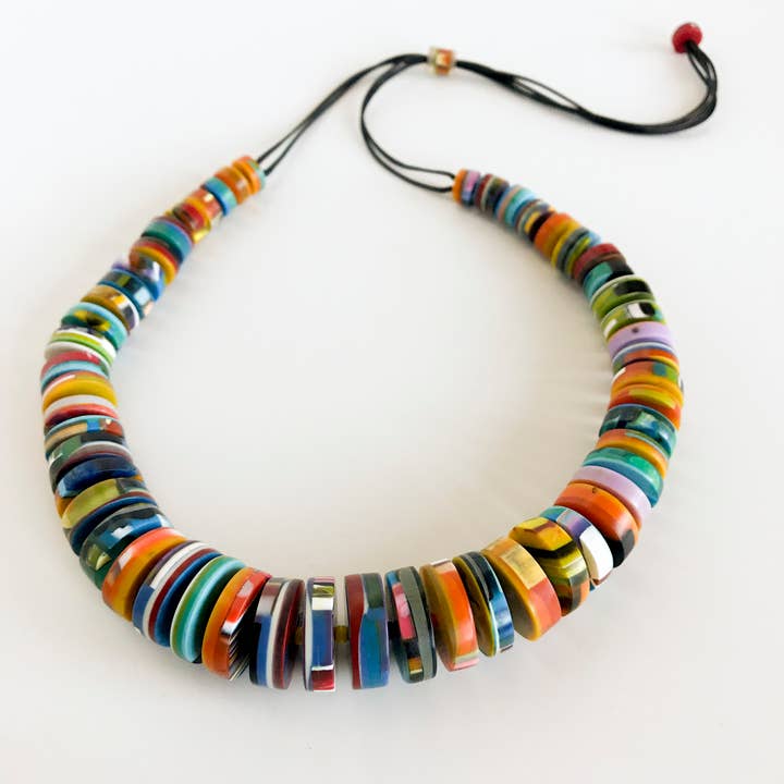 Colar de mosaico ajustável de serpente curta de resina poli - pequeno por atacado de Belart Fair Trade