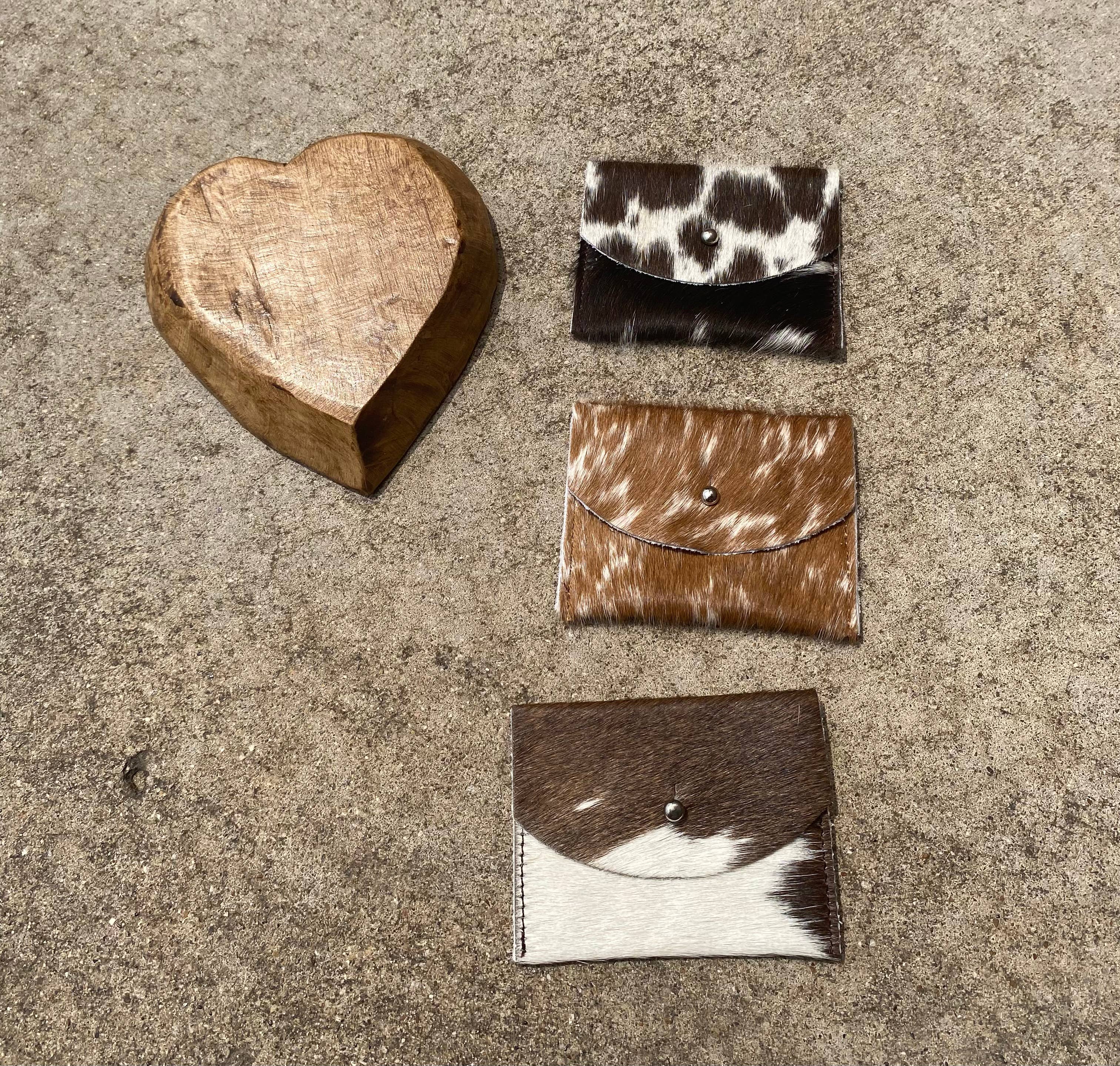 Western Linens - Wholesale Card Holder - Women's - Natural Cowhide Credit Card Holder2