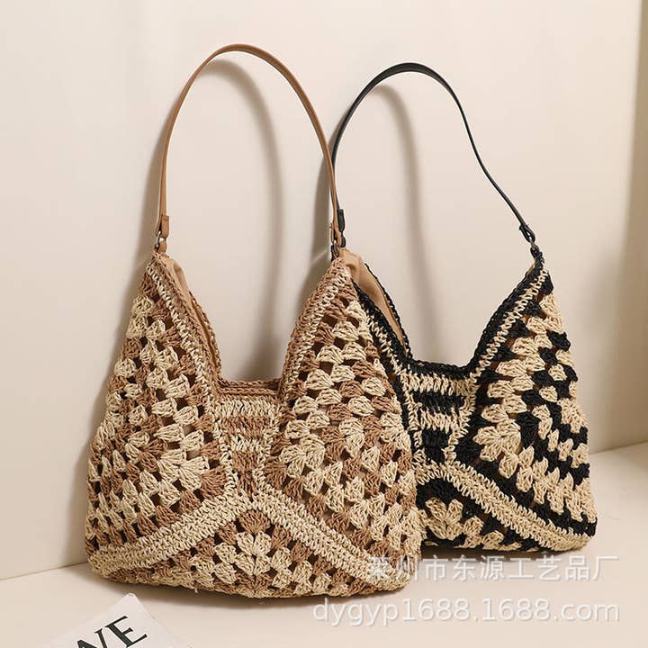 Sac de plage tissé avec motif de fleurs découpées pour la vente par SALINA TRADING INC