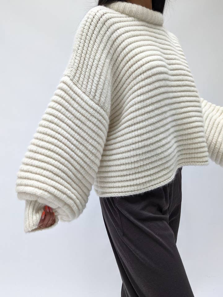 Na Nin – Engroshandel Pullover - Dame – Romy strikket alpaka-ballonærmet sweater