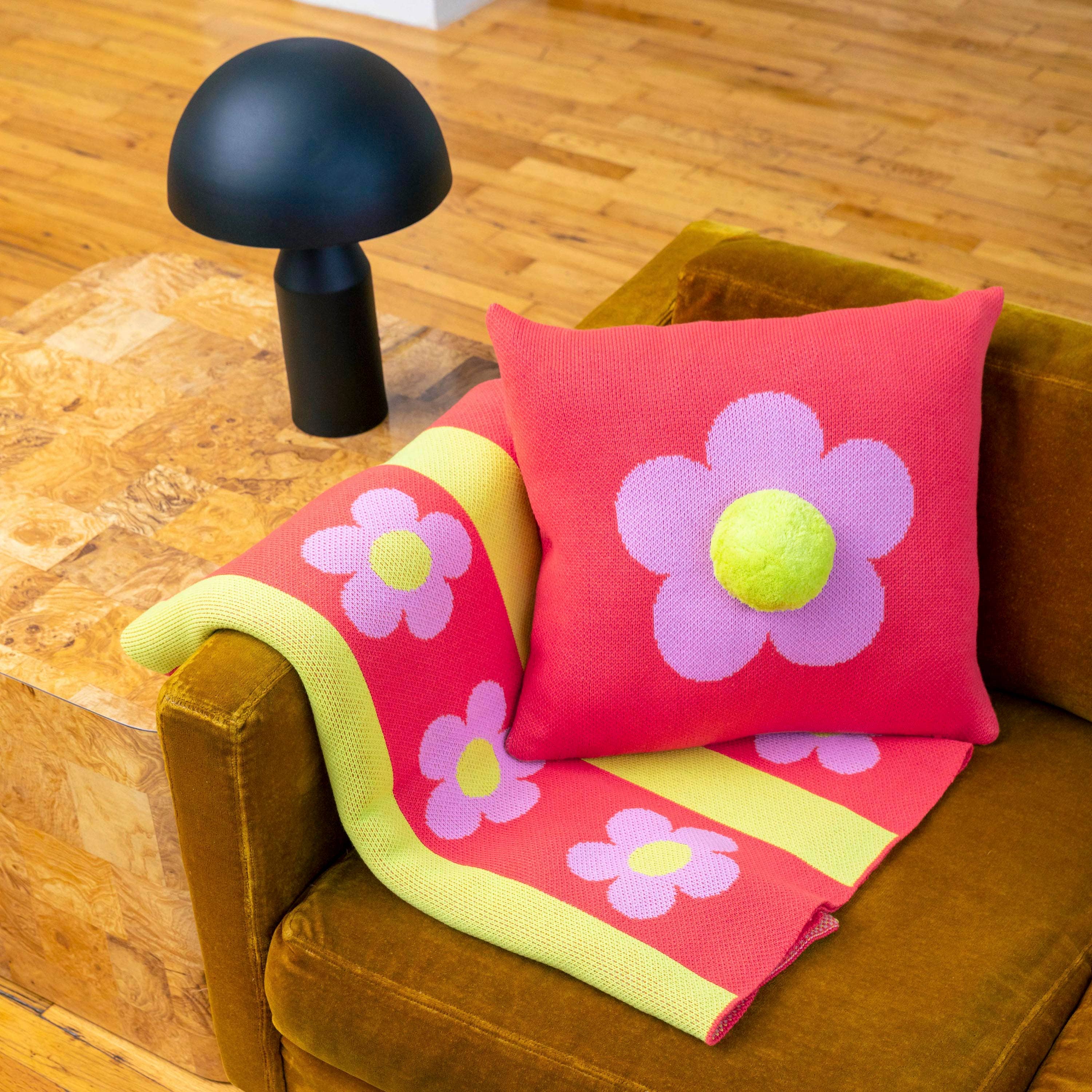 VERLOOP | knits – wholesale Prydnadsfilt – Blomma Stripe Throw4