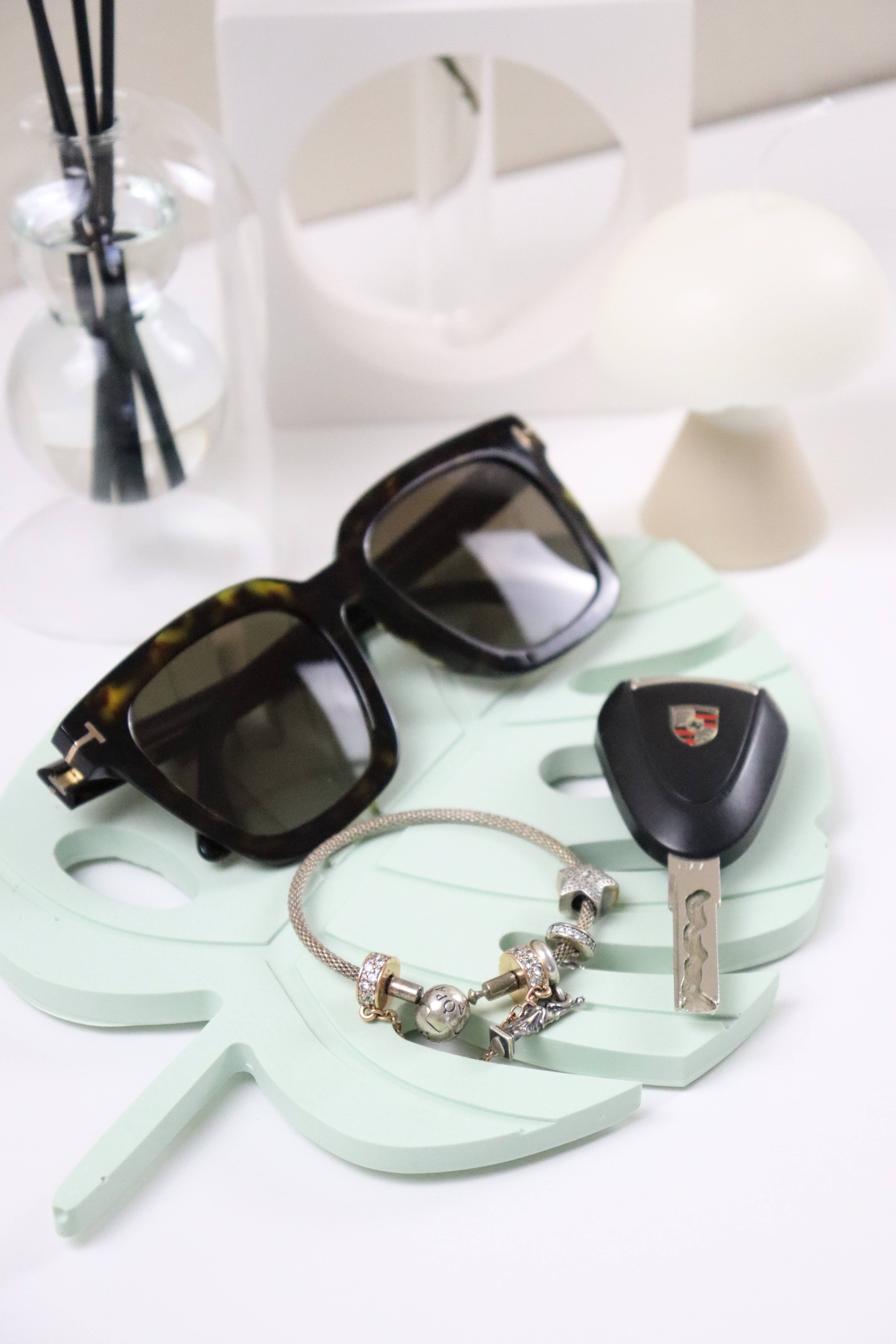 Three Springs Candle Co. – wholesale Jewellery dish – Monstera leaf Jewelry & Trinket tray | Trivet - Mint1