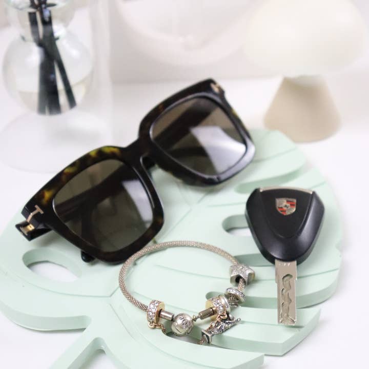 Three Springs Candle Co. – wholesale Jewellery dish – Monstera leaf Jewelry & Trinket tray | Trivet - Mint1