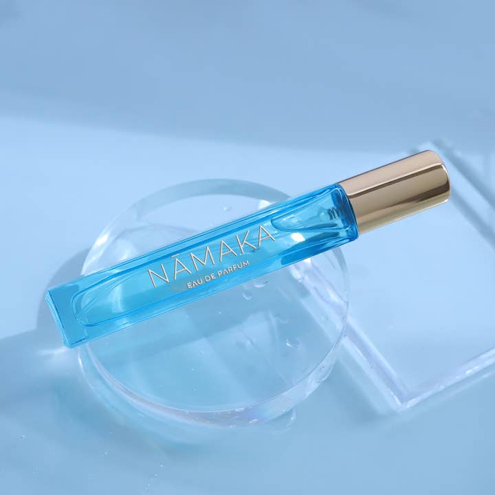 Parfum Nāmaka 10 ml pour la vente par Misha Hawaii Home