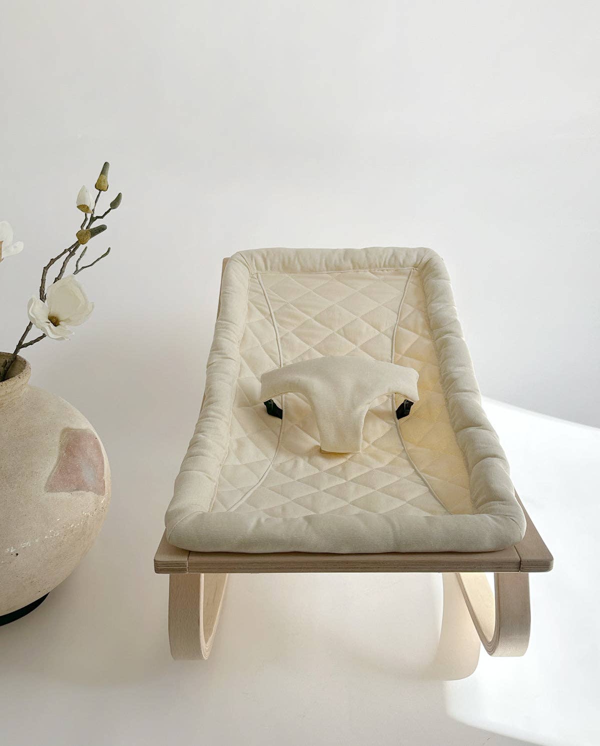 UNIQUE LOVE Design - Wholesale Lounger - Baby - Baby seesaw - Ivory white1