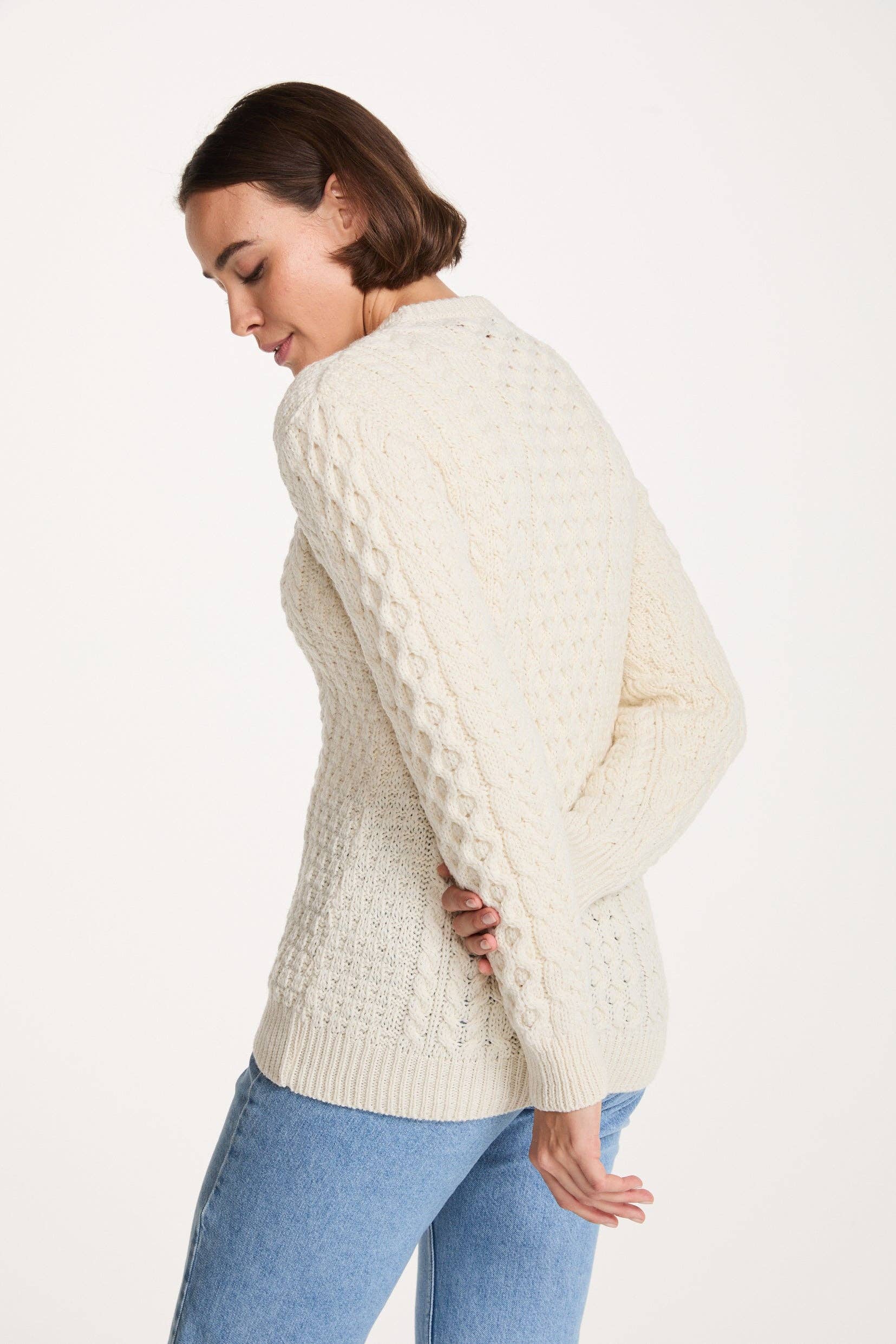 Aran Woollen Mills - Venta al por mayor Jersey de punto - Mujer - Suéter Aran ajustado para mujer Inishmore - color crema3
