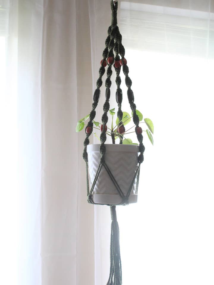 Cintre pour plantes de petite à moyenne taille, vert armée pour la vente par The Crafty Glammie