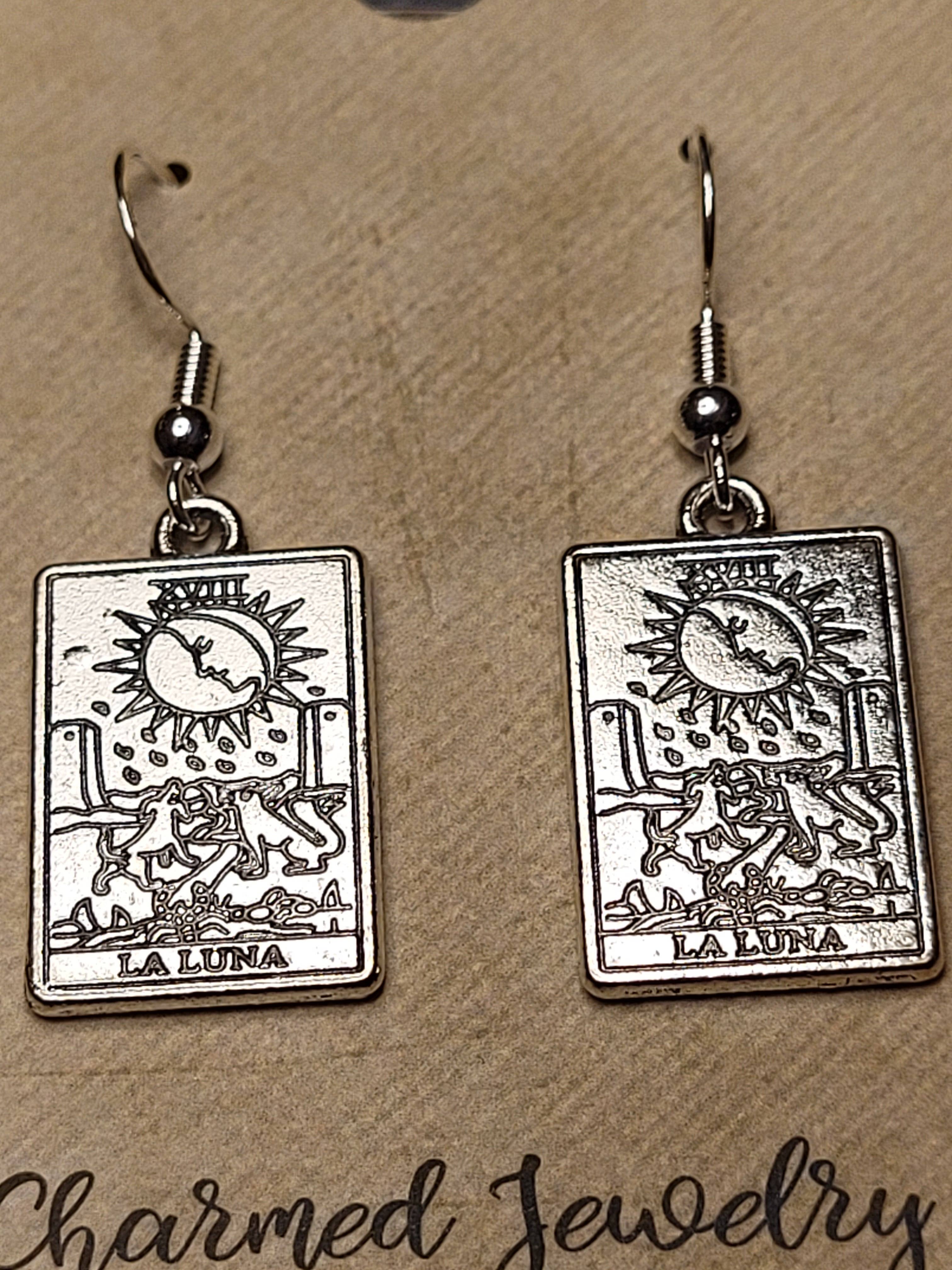 Con-Quest Crafts - Wholesale Dangle Earrings - Silver Tarot cards Earrings - Various card designs.10